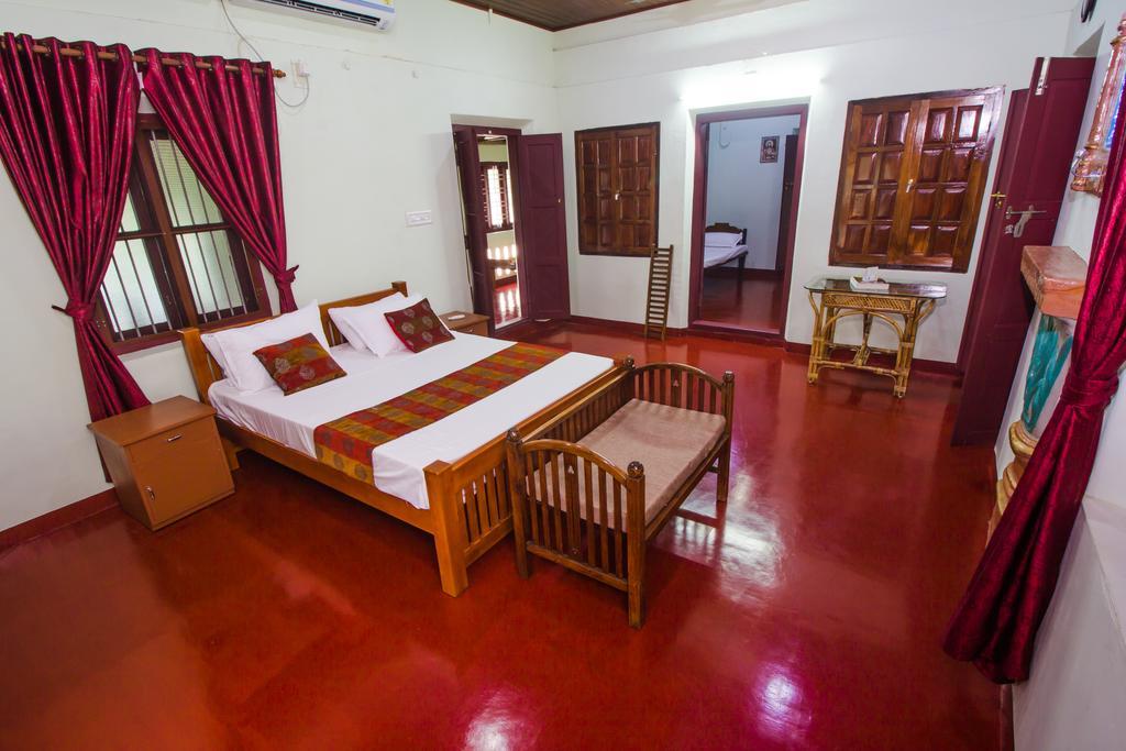 Kochi レイク カントリー ヘリテージ ホーム Bed & Breakfast エクステリア 写真