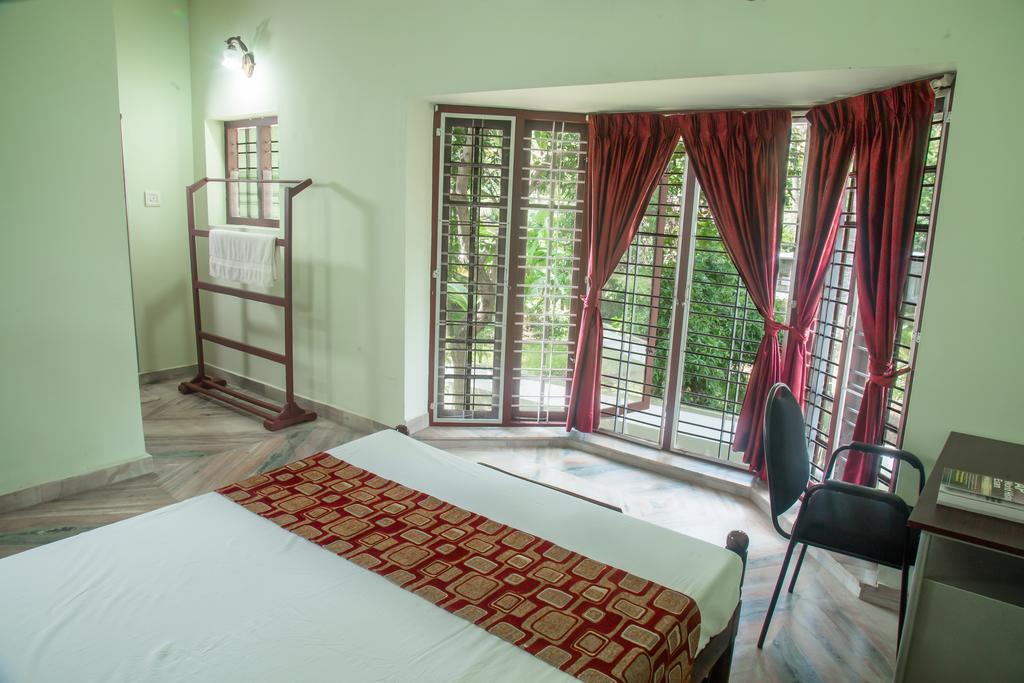 Kochi レイク カントリー ヘリテージ ホーム Bed & Breakfast エクステリア 写真