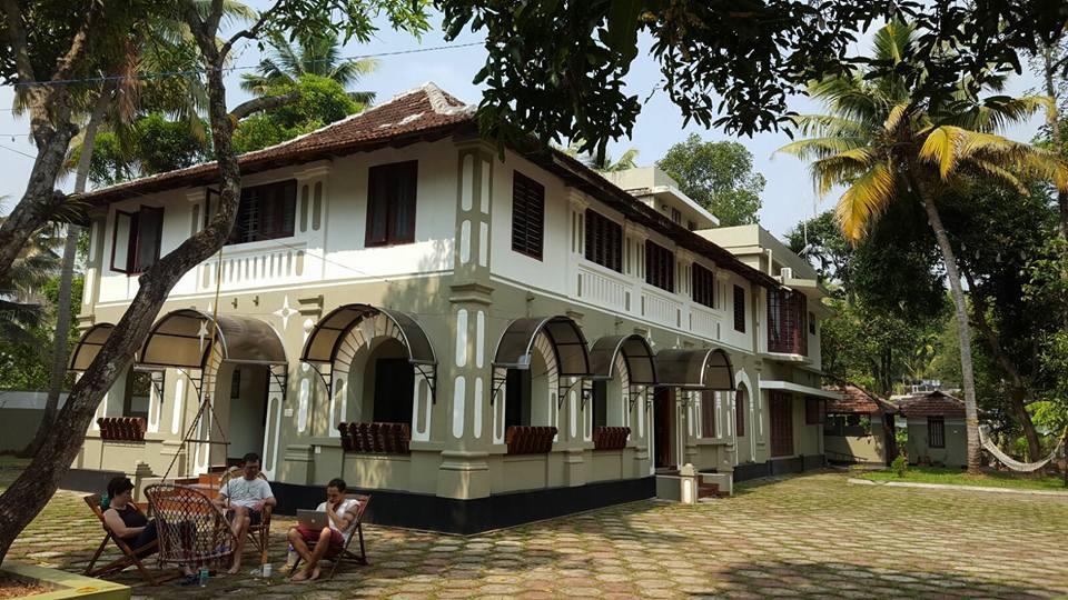 Kochi レイク カントリー ヘリテージ ホーム Bed & Breakfast エクステリア 写真